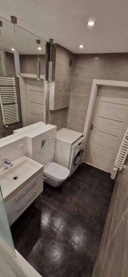 ヴロツワフAtal Towers Prywatny Apartamentアパートメント エクステリア 写真