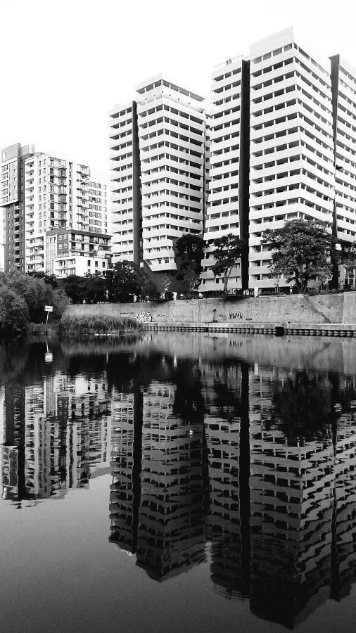 ヴロツワフAtal Towers Prywatny Apartamentアパートメント エクステリア 写真